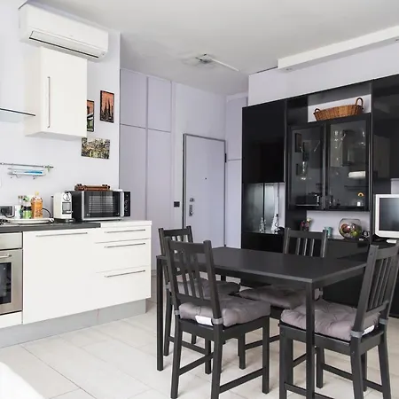 Apartment Gorgeous And Peaceful Near Metro Stop